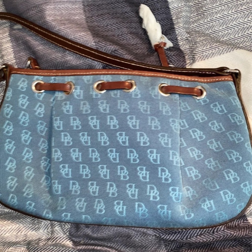 Purse - Picture 2 of 3